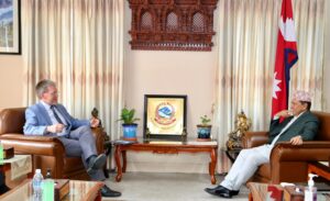 उपप्रधानमन्त्री श्रेष्ठसँग अमेरिकन राजदूत थम्सनको भेटवार्ता