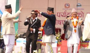 पाेखरामा छमछमी नाचे प्रधानमन्त्री प्रचण्ड [भिडियाे]