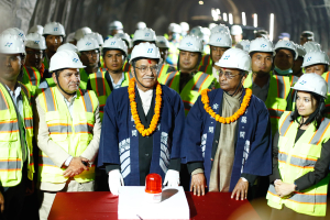 प्रधानमन्त्रीद्वारा नागढुङ्गा सुरुङमार्गको ‘ब्रेक थ्रु’