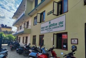 वन प्राविधिक सङ्घको अध्यक्षमा प्रजातान्त्रिक समूहका कर्ण विजयी