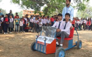 सल्यानटारका विद्यार्थीले बनाए विद्युतीय गाडी