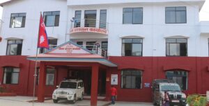 किन गर्दैछन् नेपालीले नागरिकता त्याग ?