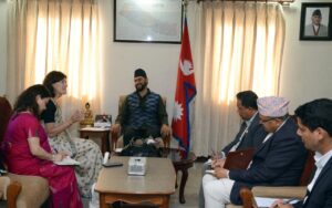 उपप्रधानमन्त्री लामिछाने र विश्व बैङ्कका देशीय निर्देशक बीच शिष्टाचार भेट