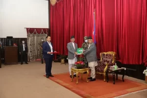 महालेखापरीक्षकको ६१औँ प्रतिवेदन राष्ट्रपतिसमक्ष पेस हुँदै