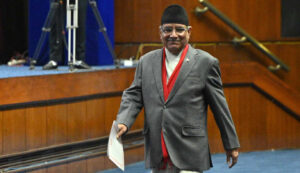 प्रधानमन्त्री प्रचण्डले पत्रकारतिर फर्केर भने–“नेपालमा प्रचण्डबाहेक कसलाई देख्या छन् र ?”