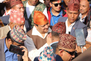 पूर्वराजा ज्ञानेन्द्र शाह पाटनमा, समर्थकको भिड