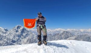 सशस्त्र प्रहरी निरीक्षक पौडेलद्वारा सगरमाथाको सफल आरोहण