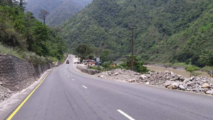 सडक भासिए पछि यातायात अवरुद्ध