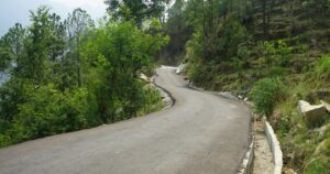 सडक बनेको १८ वर्षपछि स्तरोन्नति