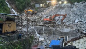 पहिरोमा पुरिएर एकको मृत्यु, दुईजना घाइते