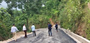 ट्रयाक खुलेको १८ वर्षपछि ग्रामीण सडक कालोपत्र गरिँदै