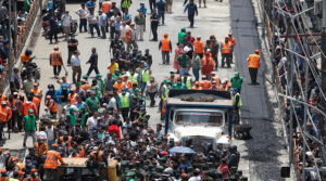 सडक विभाग र महानगर प्रहरीबीच विवाद हुँदा न्युरोड क्षेत्र असामान्य