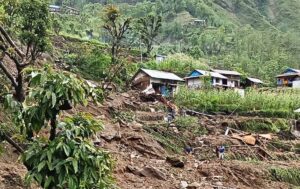 ताप्लेजुङको विभिन्न ठाउँमा पहिरो, दर्जनौँ परिवार विस्थापित