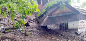 म्याग्दीको ताकममा पहिरोमा घर पुरिँदा दुई जनाको मृत्यु