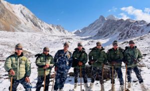 सुरक्षा अधिकारीद्वारा चीनसँगको सीमा क्षेत्रको निरीक्षण
