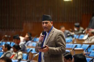 गृहमन्त्री लामिछानेले हुकुमी शासन चलाउन खाेजे : रामहरि खतिवडा