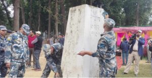 पर्सामा चार सय सीमास्तम्भ मर्मत