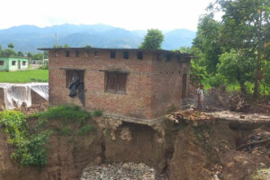 कञ्चनपुरको भीमदत्तका दर्जन घर कटानको जोखिममा