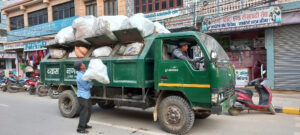 पन्ध्र दिनपछि उठ्यो दमौलीको फोहर