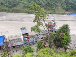 बाढीले कुश्माका ४५ घर जोखिममा