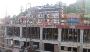 हतुवागढीले प्रशासनिक भवन बनाउँदै