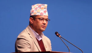 लाइन काटिएका उद्योगमा बिजुली जोड्नुपर्नेमा सांसद गिरीजोड