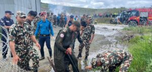 विमान दुर्घटनाबारे बुझ्न गृहमन्त्रीसहित सुरक्षा प्रमुखहरू विमानस्थलमा