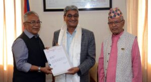 गृहमन्त्री लेखकसँग पूर्वसांसद मञ्चका प्रतिनिधिको भेट