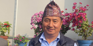 मुख्यमन्त्री लामाले आज पद तथा गोपनीयताको शपथ लिँदै