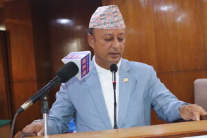 किसानलाई सहुलियत हुने गरी आयोजना अगाडि बढाउनुपर्छ : मन्त्री खड्का