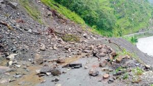 भीमदत्त राजमार्ग अवरुद्ध