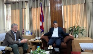 सञ्चारमन्त्री गुरुङ र अमेरिकी राजदूत थम्सनबीच शिष्टाचार भेट