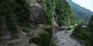 कालीगण्डकी करिडोरः महभिरको पहिरोले दुर्घटनाको जोखिम