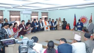 एमाले केन्द्रीय कमिटी उपाध्यक्ष र सदस्यलाई सपथ