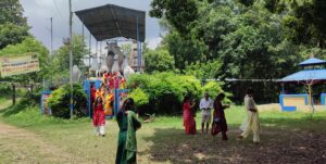 ‘नेपाल आमा’को मूर्ति निर्माण सुरु भएपछि भम्केनी धाममा बढे पर्यटक
