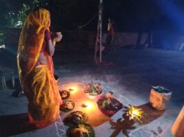 उदाउँदो चन्द्रमालाई अघ्र्य दिँदै चौठचन्द्र पर्व सम्पन्न