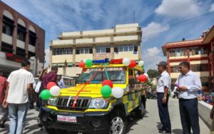 प्रसूति गृहलाई एम्बुलेन्स हस्तान्तरण