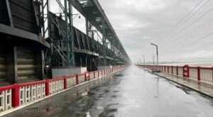 कोशी ब्यारेजको पुलबाट सम्पूर्ण आवतजावत बन्द