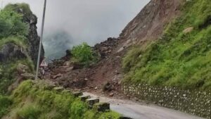 हेटौँडा–काठमाडौँ जोड्ने सबै सडक अवरुद्ध