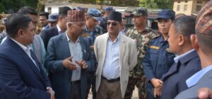 गृहमन्त्रीले गरे भूमिडाँडा र बेथानचोक बाढीपहिरोको निरीक्षण