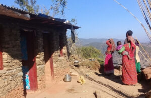 कञ्चनपुरका मुक्त हलिया परिवारलाई दसैँ खर्च जुटाउने पिरलो