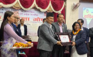 भक्तपुर अस्पतालले पायो उत्कृष्ट पुरस्कार