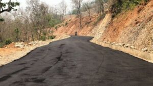 गाउँगाउँमा सडक कालोपत्रे भएपछि स्थानीय खुसी