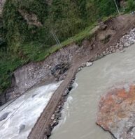 ह्युमपाइपले जोडियो तातोपानी नाका