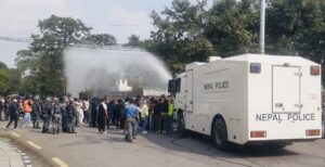 पोखरामा प्रदर्शनकारीले निषेधाज्ञा तोड्न खोज्दा तनाव