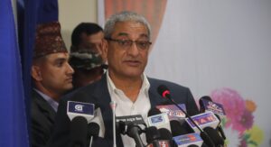 वर्तमान सरकार प्रविधियुक्त प्रशासन बनाउन केन्द्रित छ : गृहमन्त्री लेखक