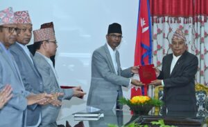 राष्ट्रपतिसमक्ष थारू आयोगको प्रतिवेदन पेस