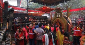 देशभरका शक्तिपीठमा भक्तजनको भीड