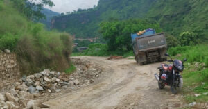 कैलालीका ग्रामीण सडक मर्मतपछि सञ्चालनमा