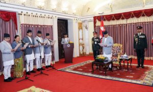 राष्ट्रपति समक्ष पाँच राजदूतकाे शपथ